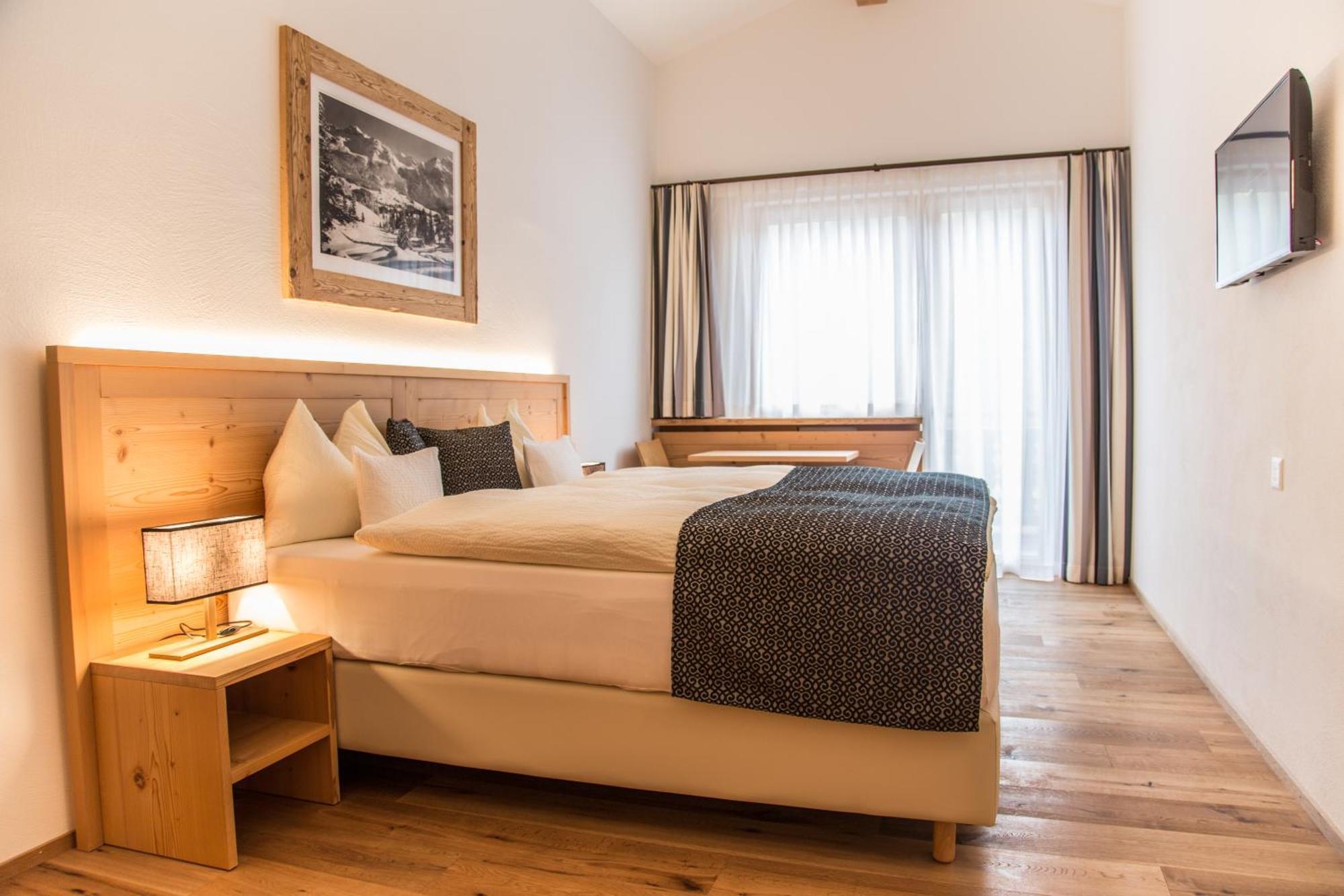 Hotel Sarain Active Mountain Resort Lenz エクステリア 写真