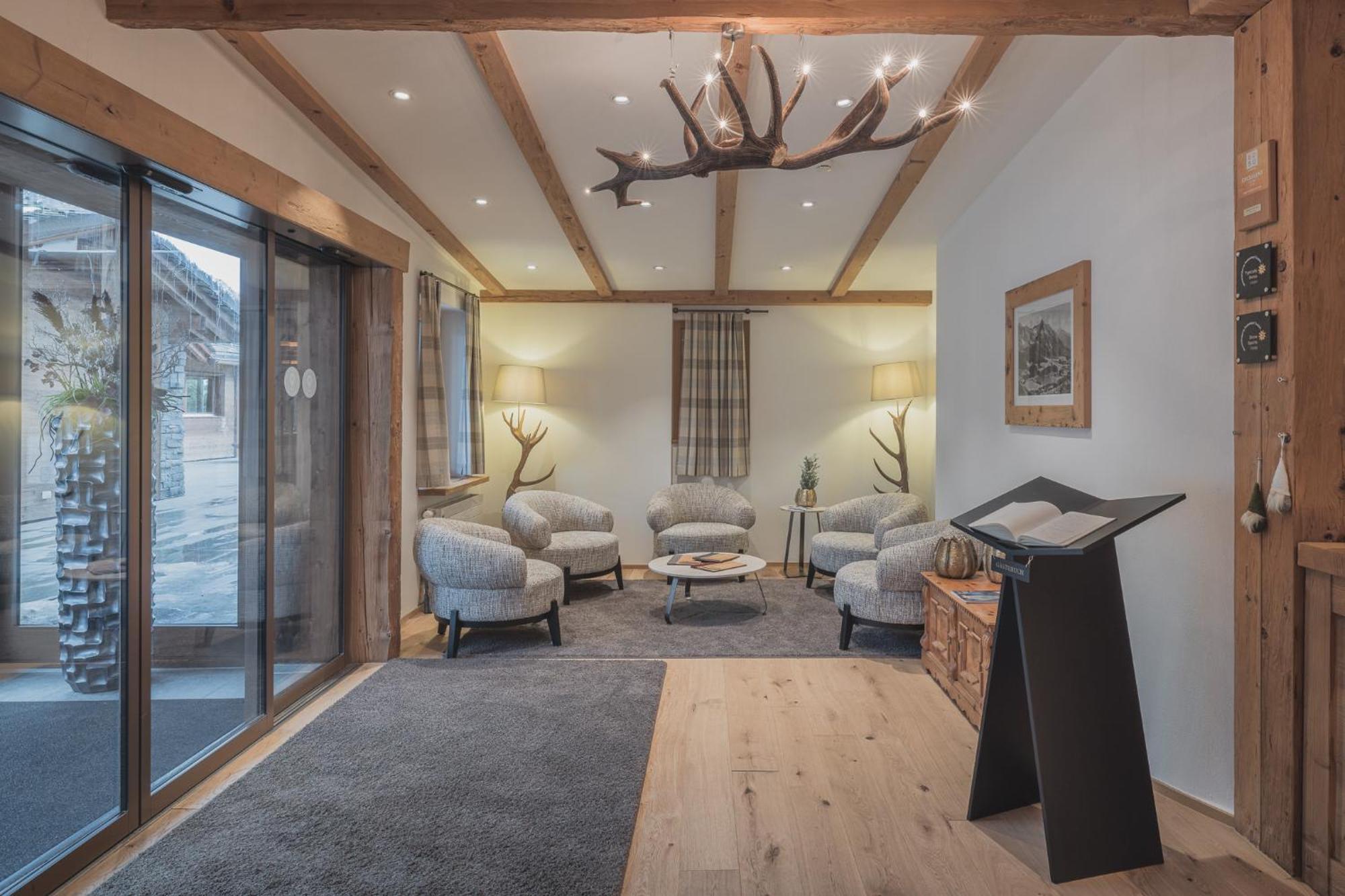 Hotel Sarain Active Mountain Resort Lenz エクステリア 写真