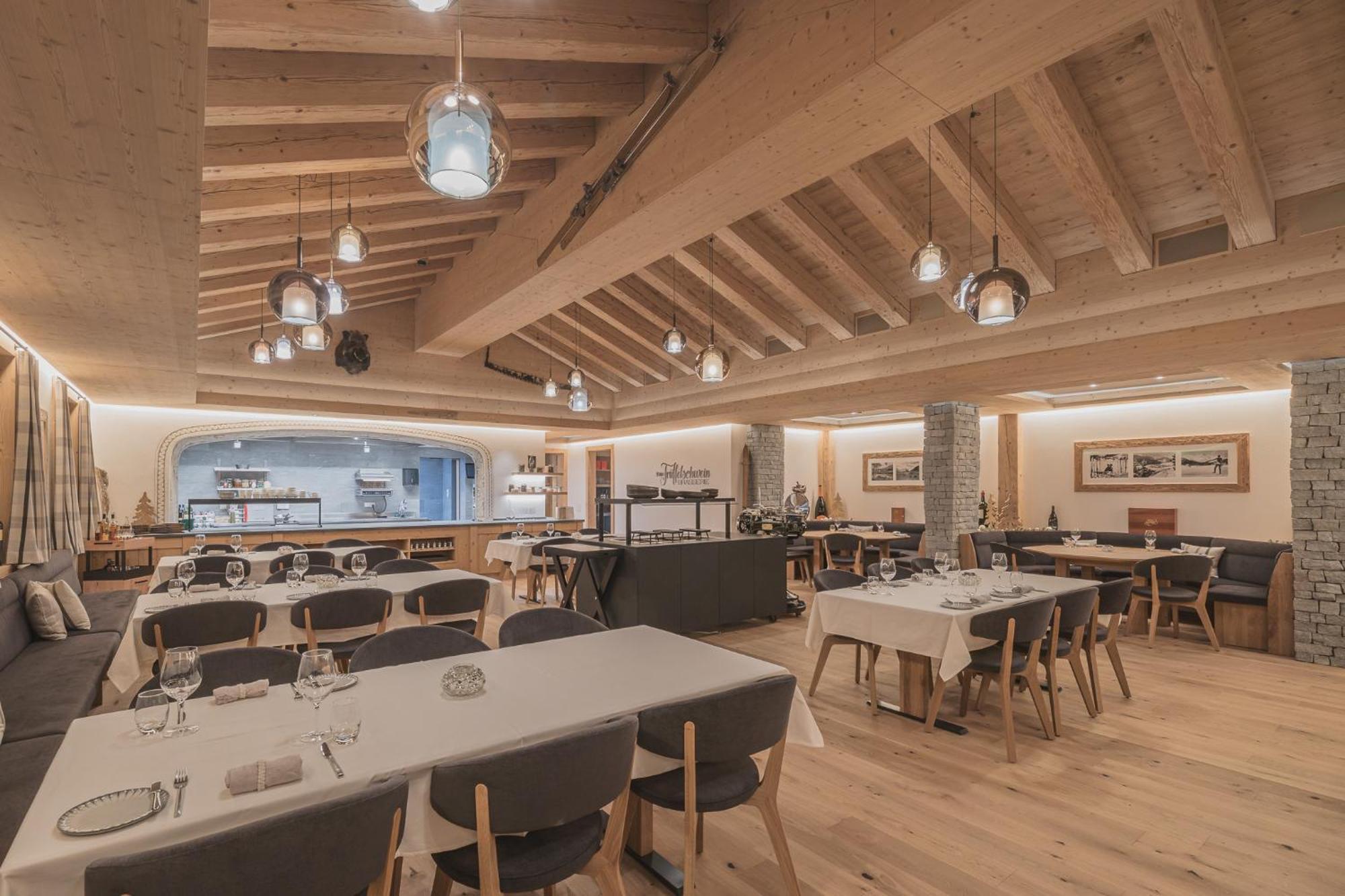 Hotel Sarain Active Mountain Resort Lenz エクステリア 写真