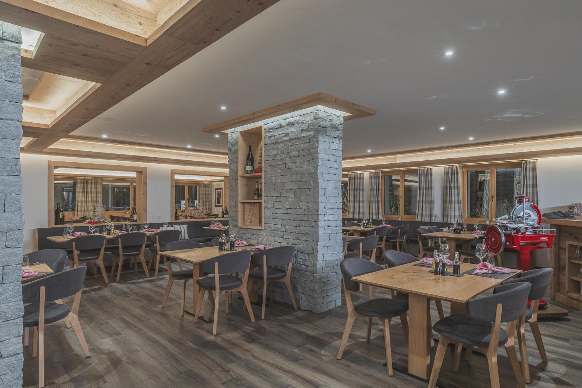 Hotel Sarain Active Mountain Resort Lenz エクステリア 写真