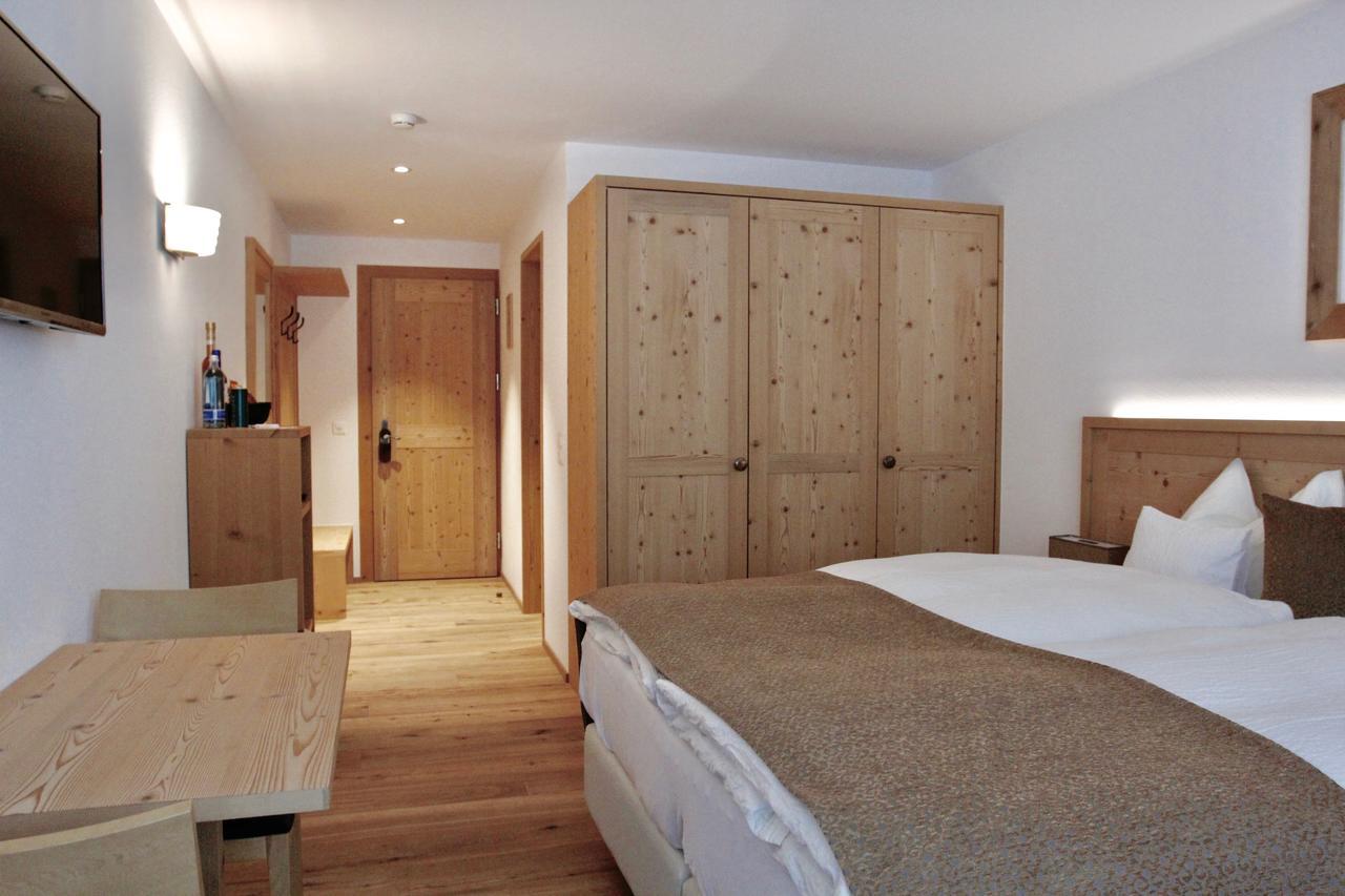Hotel Sarain Active Mountain Resort Lenz エクステリア 写真